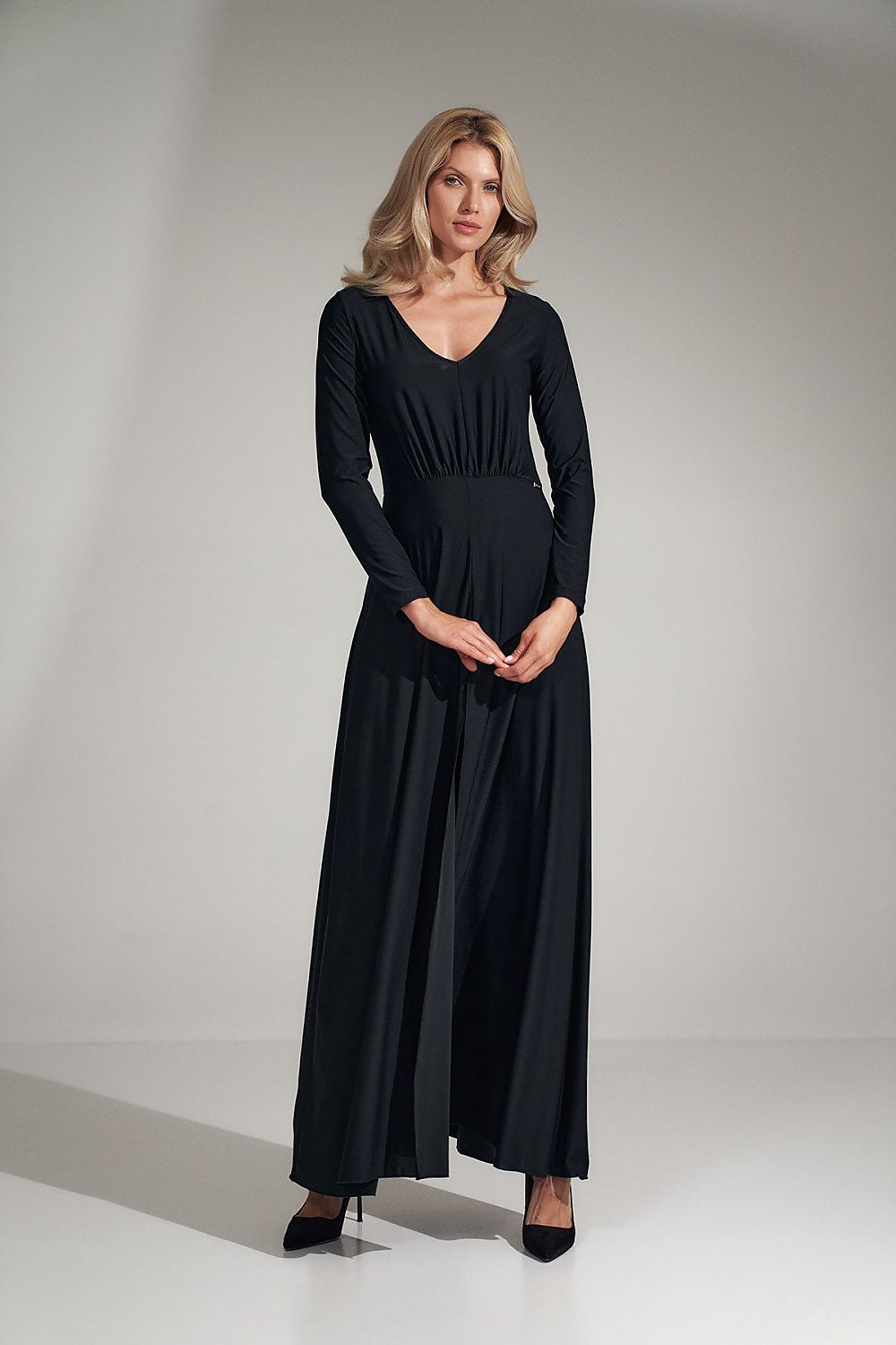 Arvenza Black Flared Maxi Daydress