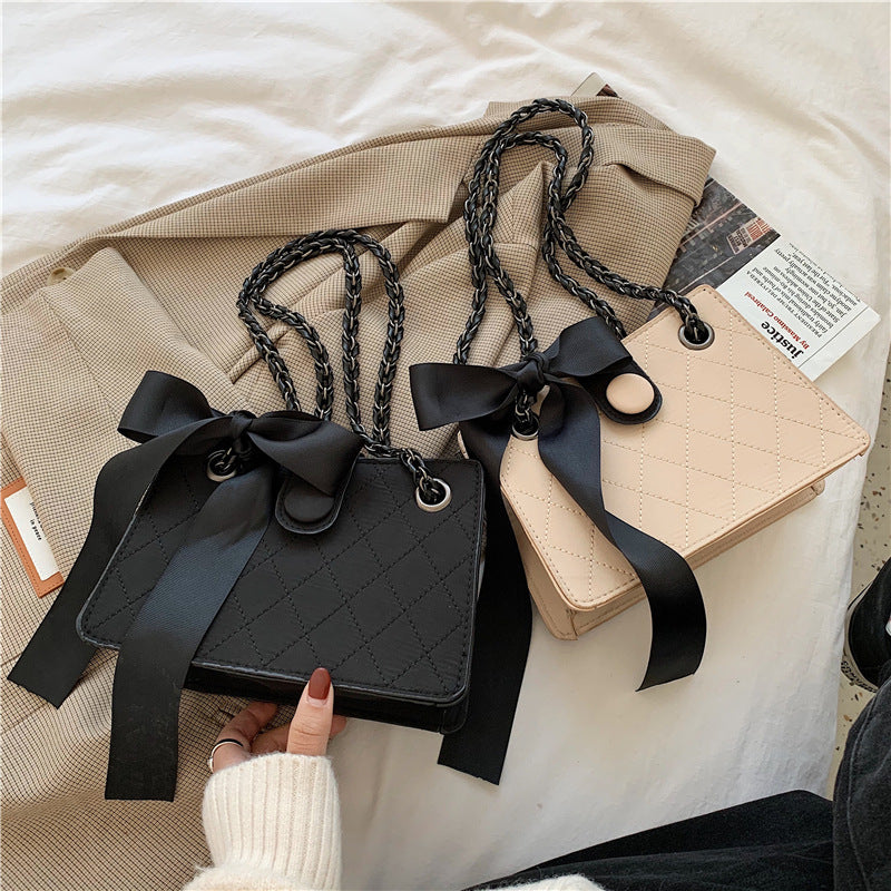 Fashion Silk Scarf One-Shoulder Diamond Chain Bag