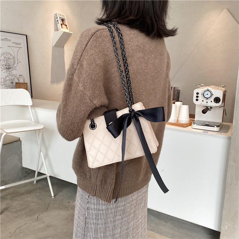 Fashion Silk Scarf One-Shoulder Diamond Chain Bag