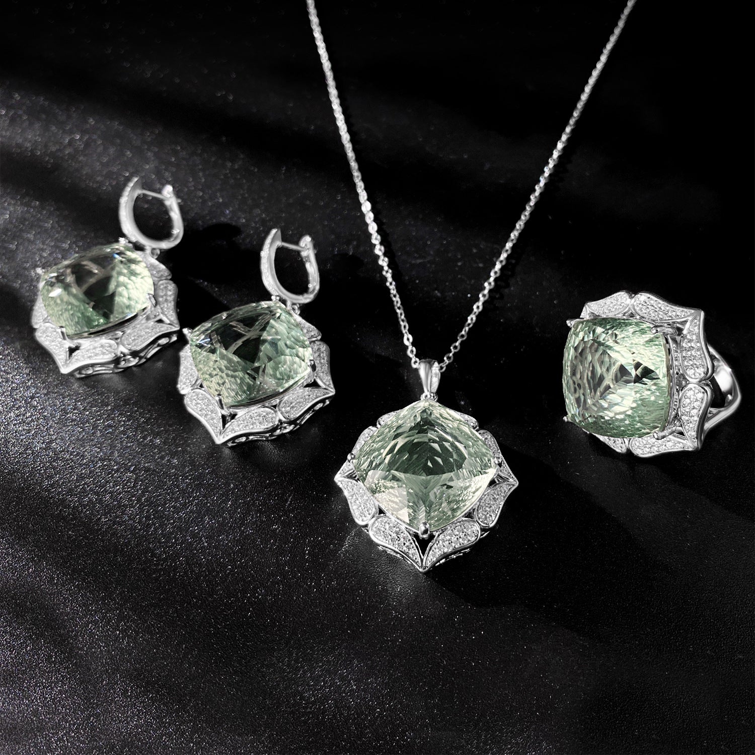 Luxury Sweater Chain Femininity S925 Silver Set Large Natural Green Crystal Pendant High-grade Jewelry.