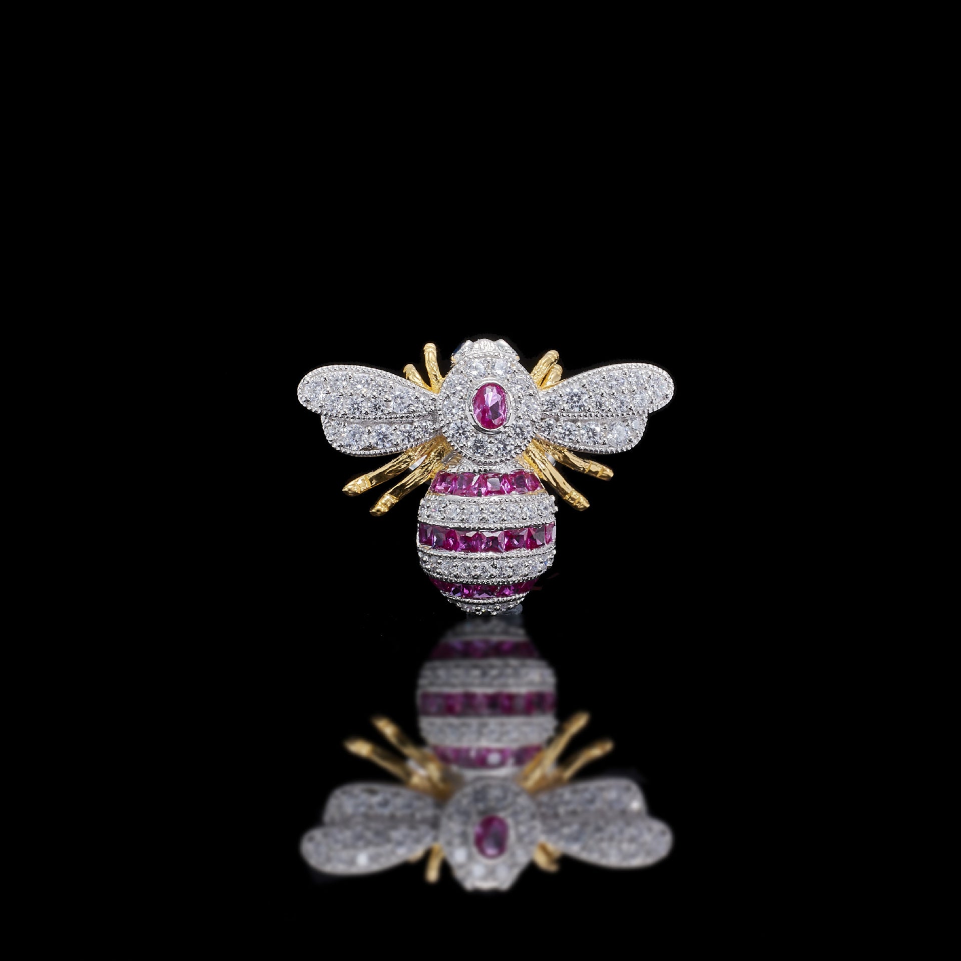 Italian Craftsmanship Retro Court Style Small Bee Brooch.