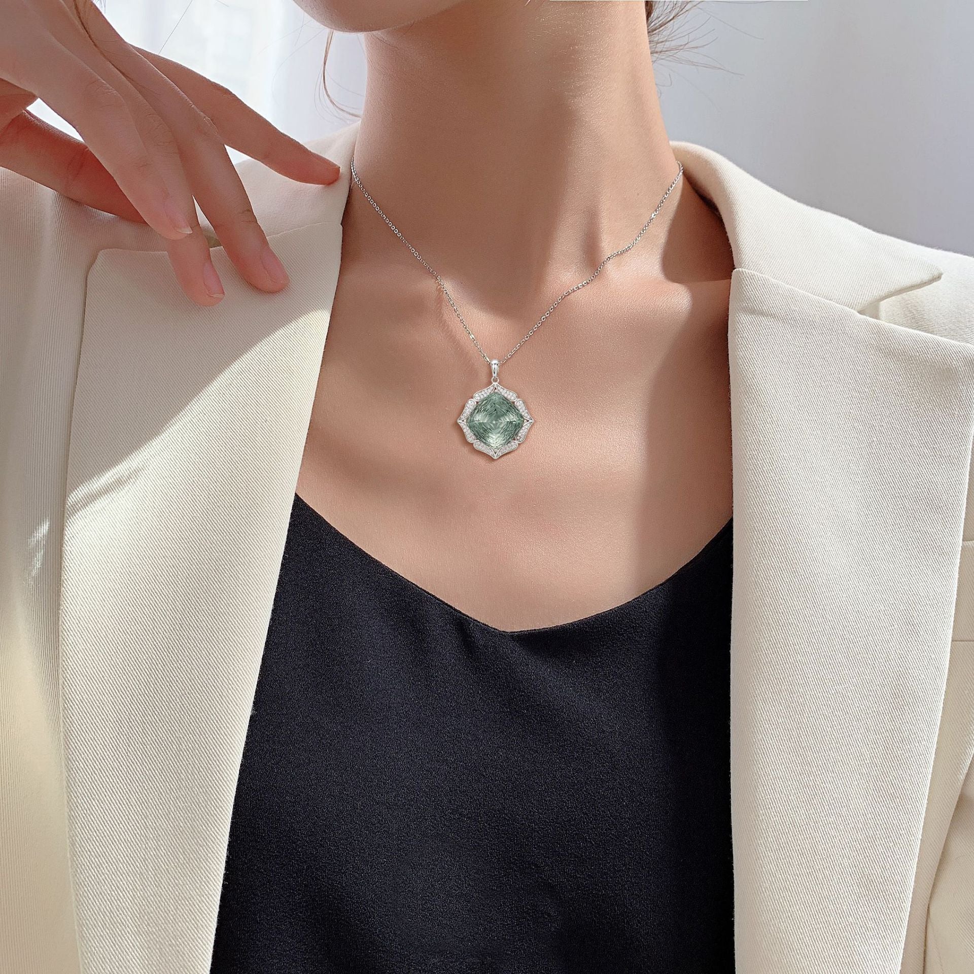 Luxury Sweater Chain Femininity S925 Silver Set Large Natural Green Crystal Pendant High-grade Jewelry.