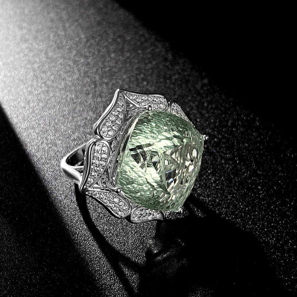 Ins Wind Luxury Crystal Ring Femininity Silver Set With Large Natural Green Crystal.
